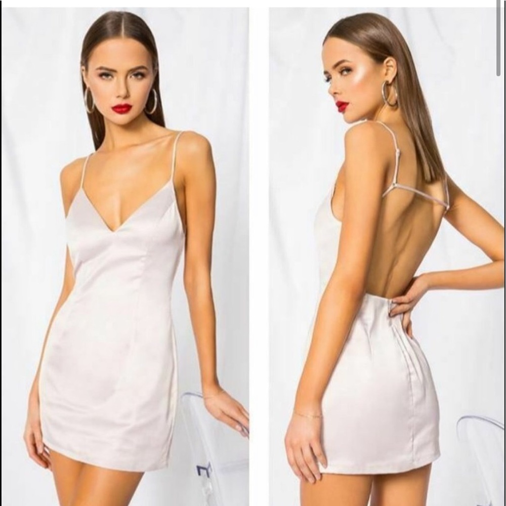 NEW Superdown Nicole Metallic Nude V Neck Satin Mini Cocktail Dress Size S